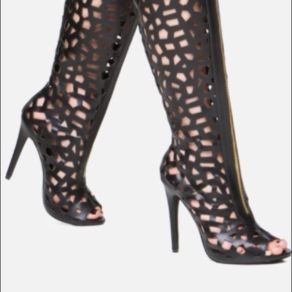JustFab Scene Prunella Laser Cut Heeled Boot (7.5) - Picture 12 of 12